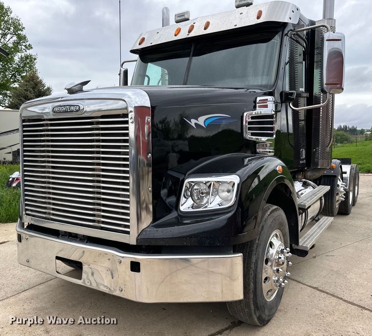 image for item LR9341 2011 Freightliner  Coronado semi truck