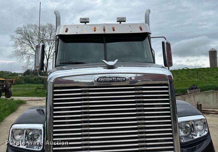 image for item LR9341 2011 Freightliner  Coronado semi truck
