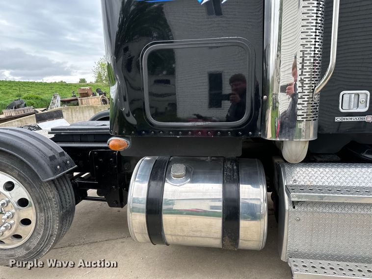 image for item LR9341 2011 Freightliner  Coronado semi truck