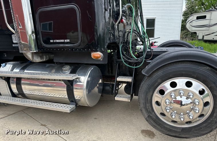 image for item LR9341 2011 Freightliner  Coronado semi truck