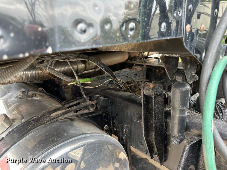 image for item LR9341 2011 Freightliner  Coronado semi truck
