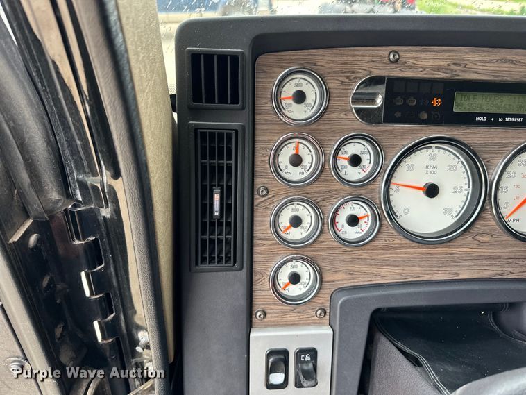 image for item LR9341 2011 Freightliner  Coronado semi truck