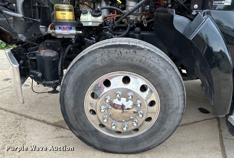 image for item LR9341 2011 Freightliner  Coronado semi truck