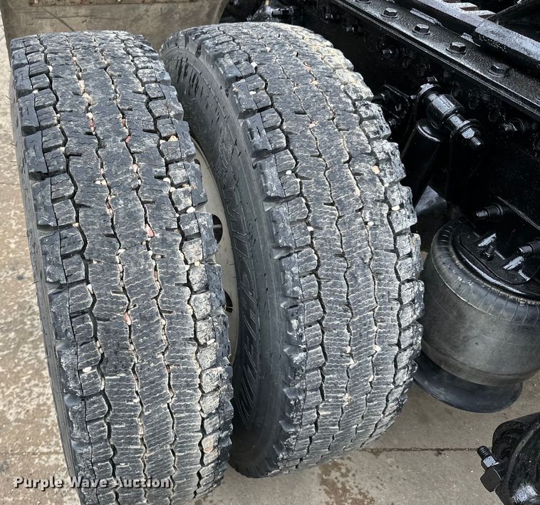 image for item LR9341 2011 Freightliner  Coronado semi truck