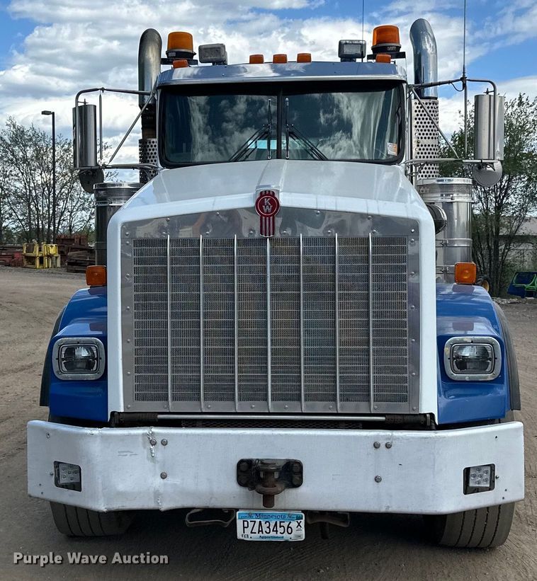 image for item LR9351 2009 Kenworth  T800W semi truck