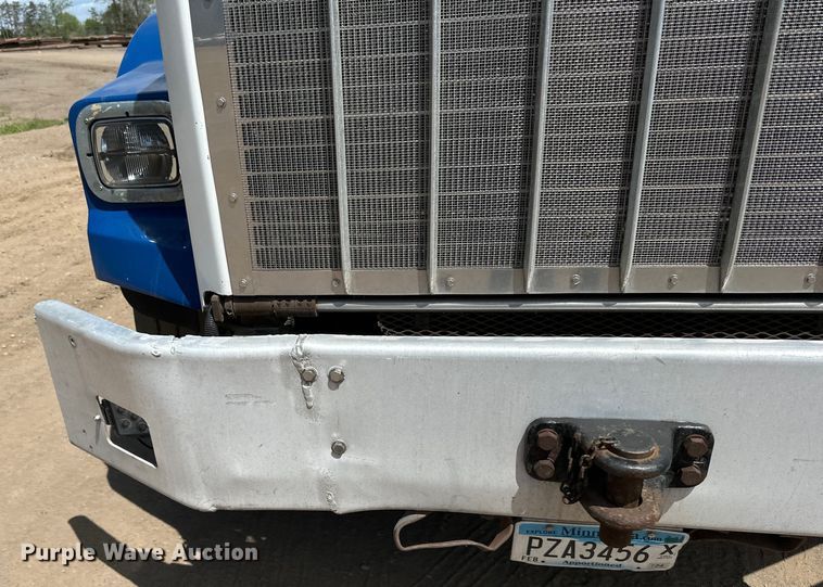 image for item LR9351 2009 Kenworth  T800W semi truck