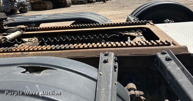 image for item LR9351 2009 Kenworth  T800W semi truck