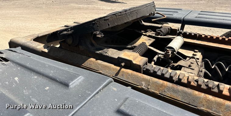 image for item LR9351 2009 Kenworth  T800W semi truck