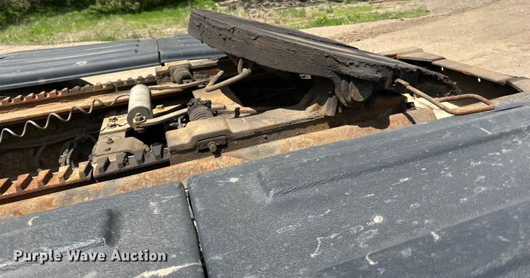 image for item LR9351 2009 Kenworth  T800W semi truck