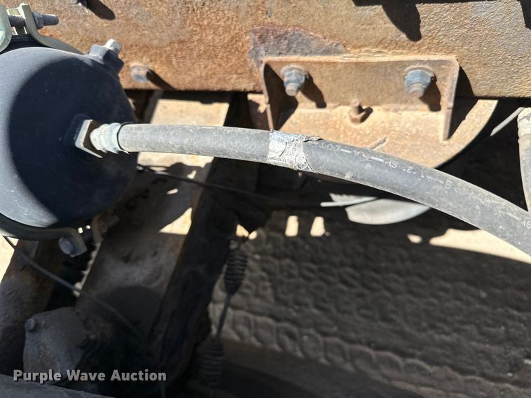 image for item LR9351 2009 Kenworth  T800W semi truck