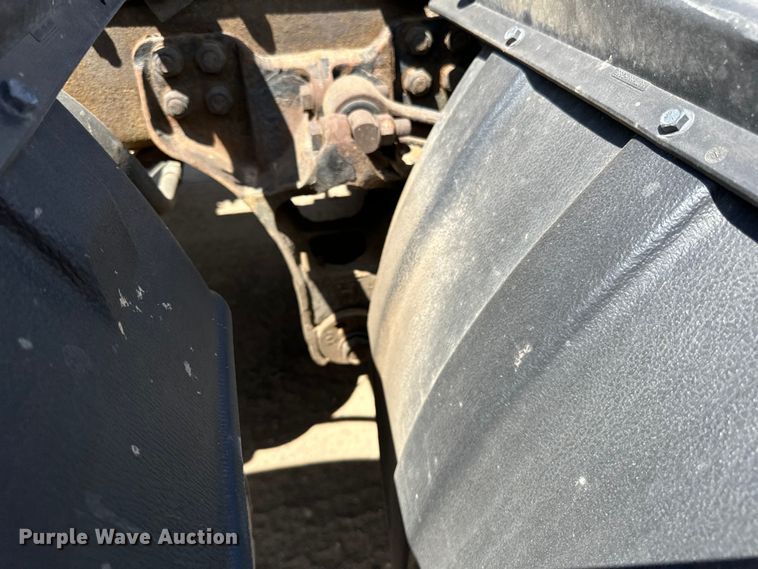 image for item LR9351 2009 Kenworth  T800W semi truck