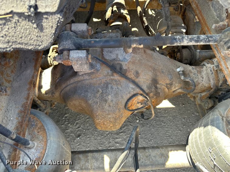 image for item LR9351 2009 Kenworth  T800W semi truck