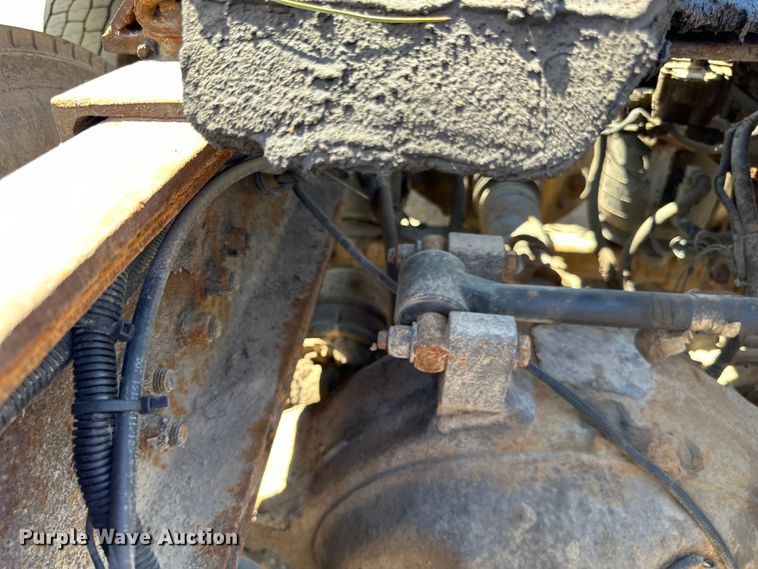 image for item LR9351 2009 Kenworth  T800W semi truck