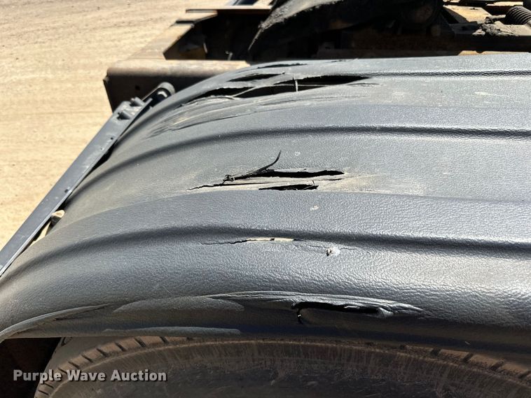 image for item LR9351 2009 Kenworth  T800W semi truck