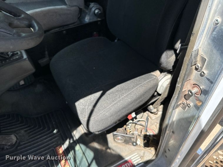 image for item LR9351 2009 Kenworth  T800W semi truck