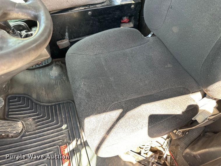 image for item LR9351 2009 Kenworth  T800W semi truck