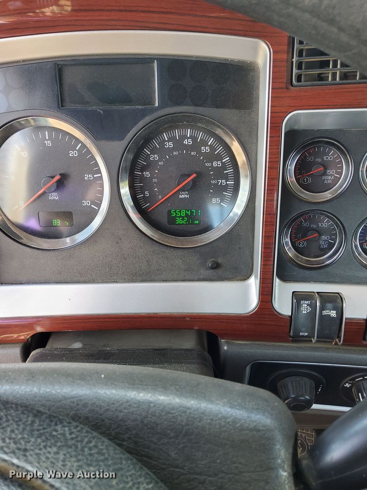 image for item LR9351 2009 Kenworth  T800W semi truck