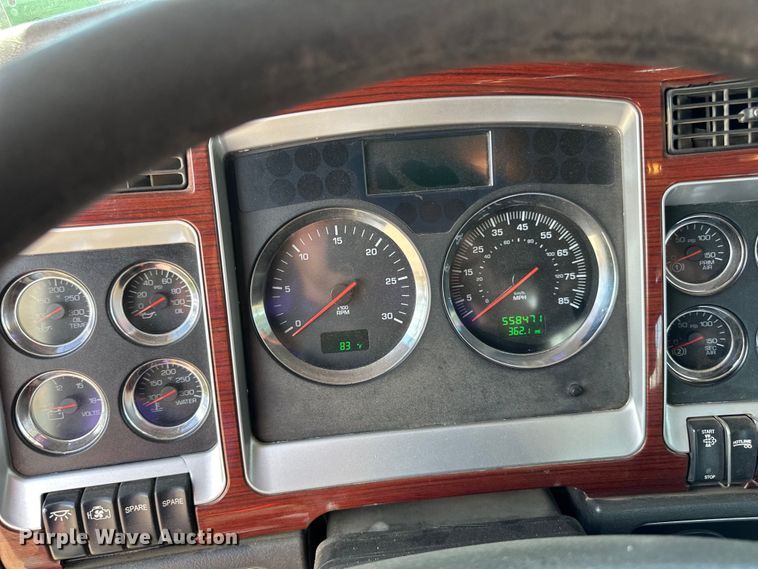 image for item LR9351 2009 Kenworth  T800W semi truck