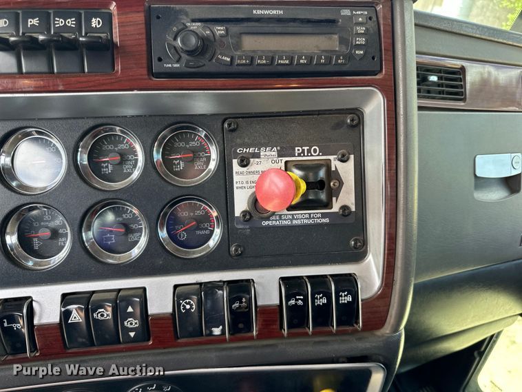 image for item LR9351 2009 Kenworth  T800W semi truck