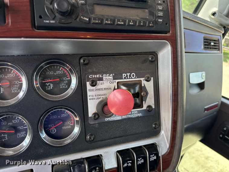 image for item LR9351 2009 Kenworth  T800W semi truck