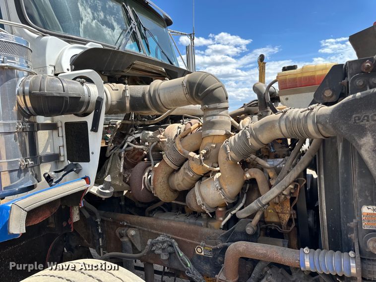 image for item LR9351 2009 Kenworth  T800W semi truck