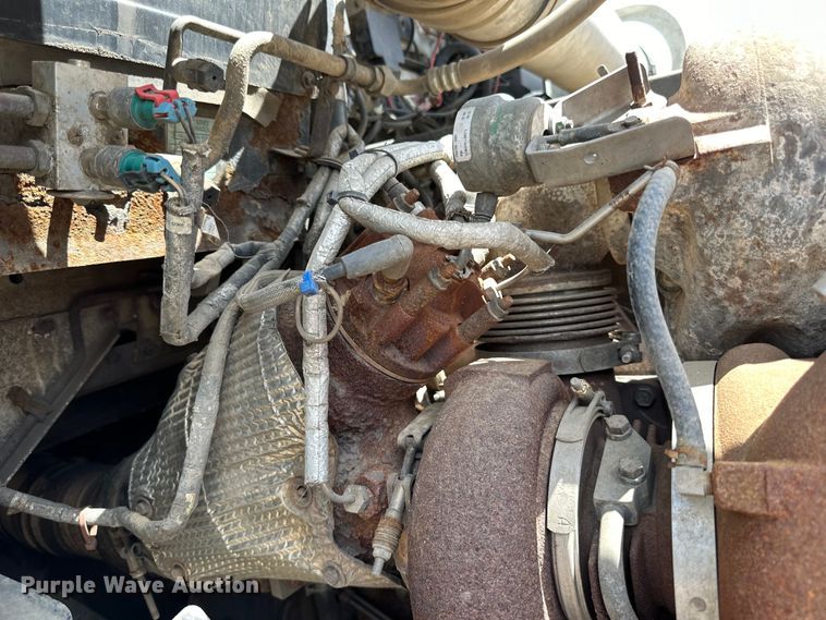 image for item LR9351 2009 Kenworth  T800W semi truck