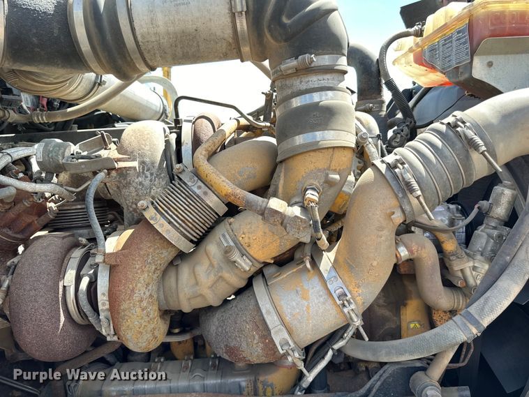 image for item LR9351 2009 Kenworth  T800W semi truck