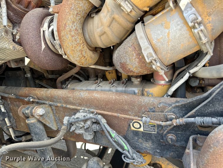 image for item LR9351 2009 Kenworth  T800W semi truck