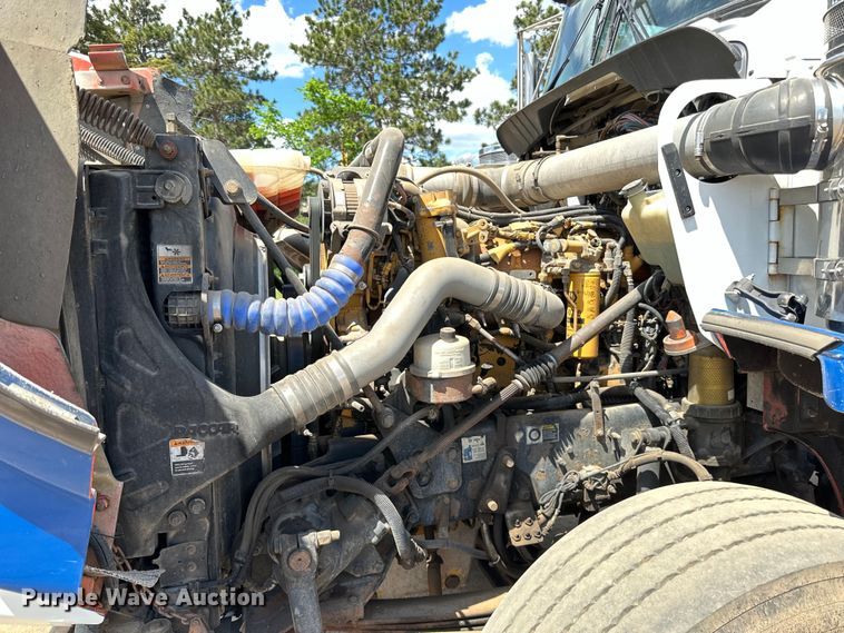 image for item LR9351 2009 Kenworth  T800W semi truck