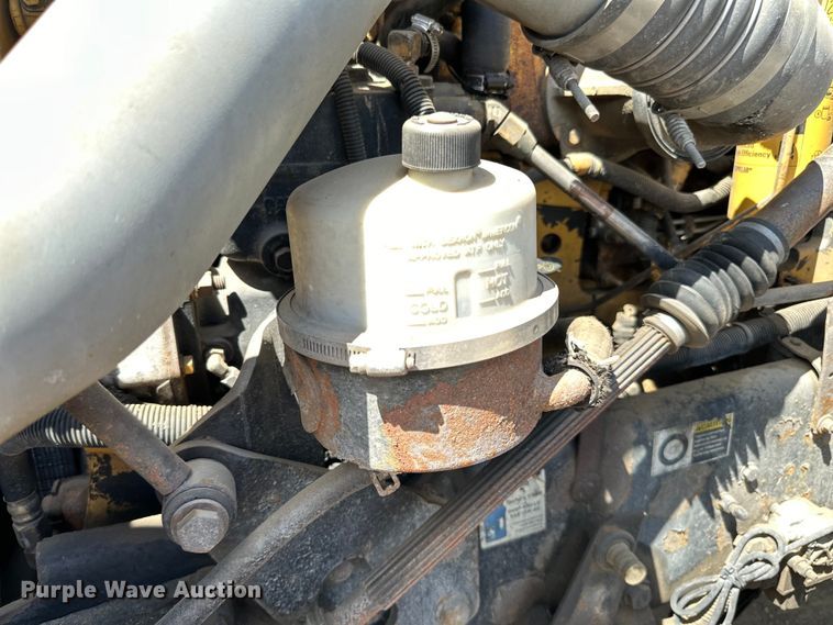 image for item LR9351 2009 Kenworth  T800W semi truck