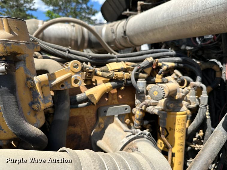 image for item LR9351 2009 Kenworth  T800W semi truck