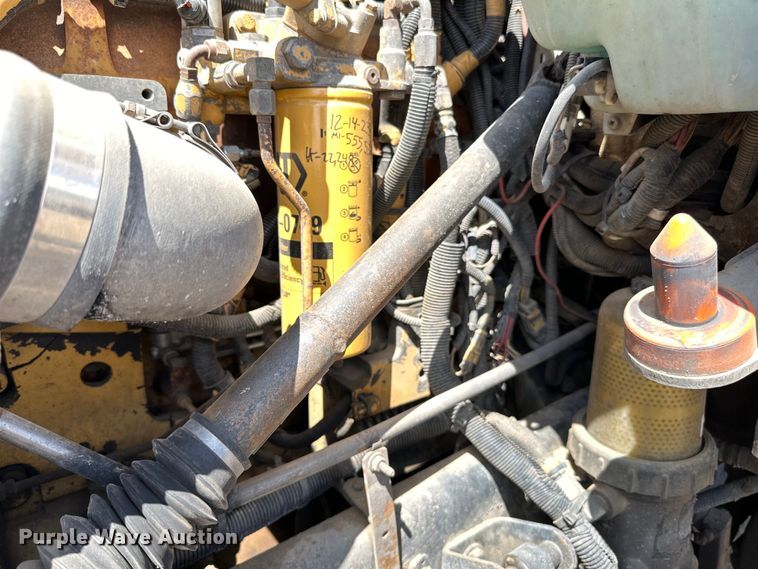 image for item LR9351 2009 Kenworth  T800W semi truck