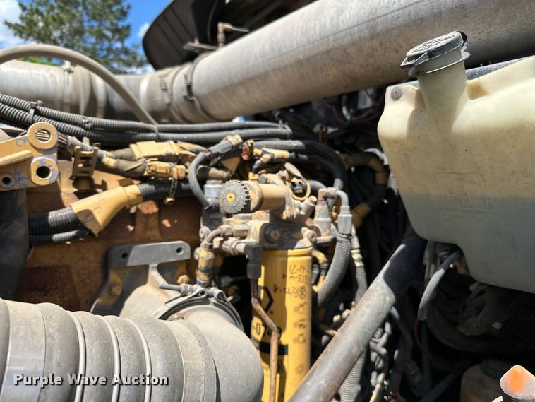 image for item LR9351 2009 Kenworth  T800W semi truck