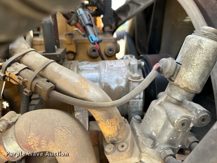 image for item LR9351 2009 Kenworth  T800W semi truck