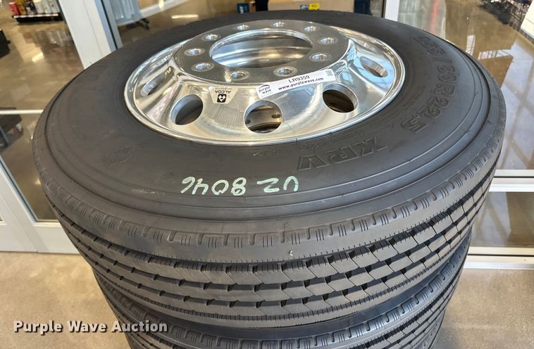 image for item LR9359 (6) Michelin 255/80R22.5 tires and wheels 