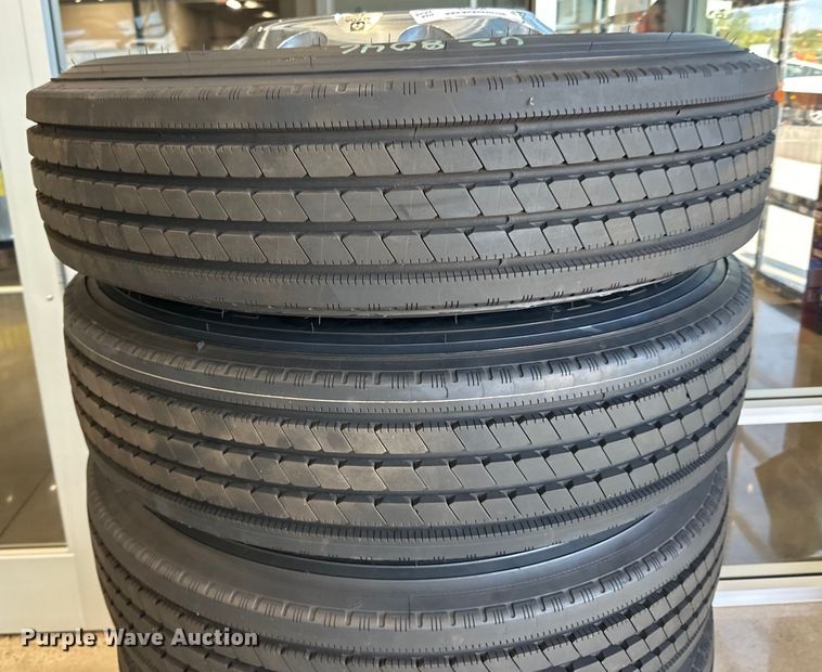 image for item LR9359 (6) Michelin 255/80R22.5 tires and wheels 