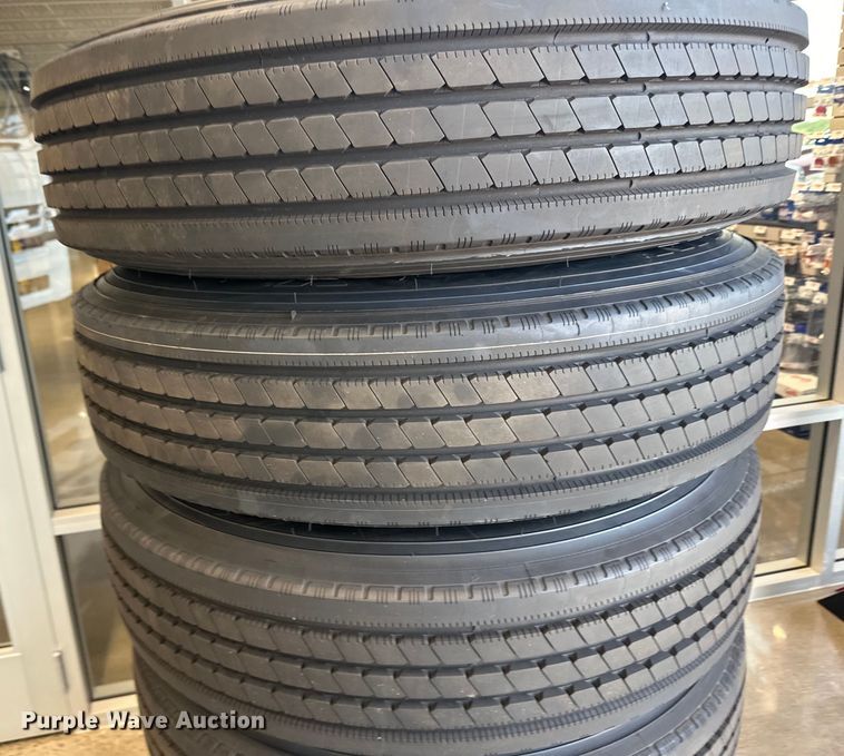 image for item LR9359 (6) Michelin 255/80R22.5 tires and wheels 