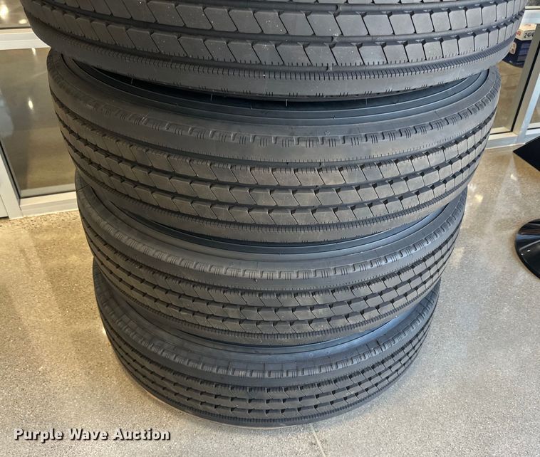 image for item LR9359 (6) Michelin 255/80R22.5 tires and wheels 