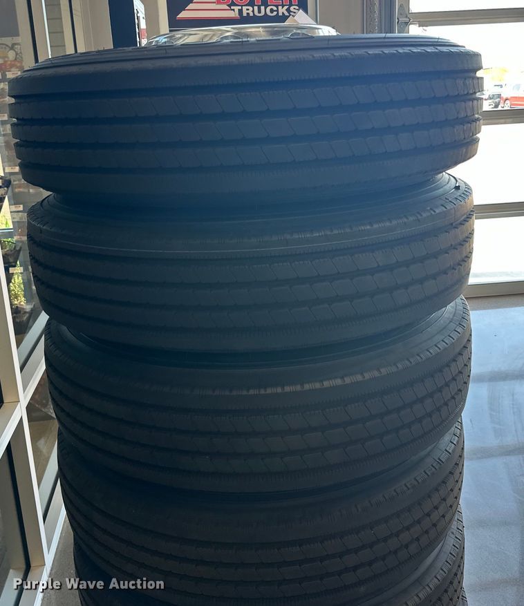 image for item LR9359 (6) Michelin 255/80R22.5 tires and wheels 