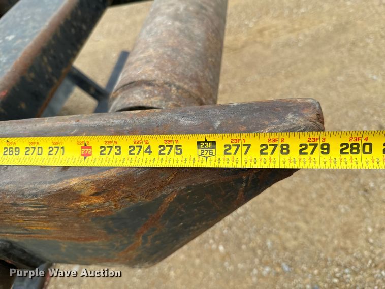 image for item ND9349 2005 Mack CV713 roll-off container truck