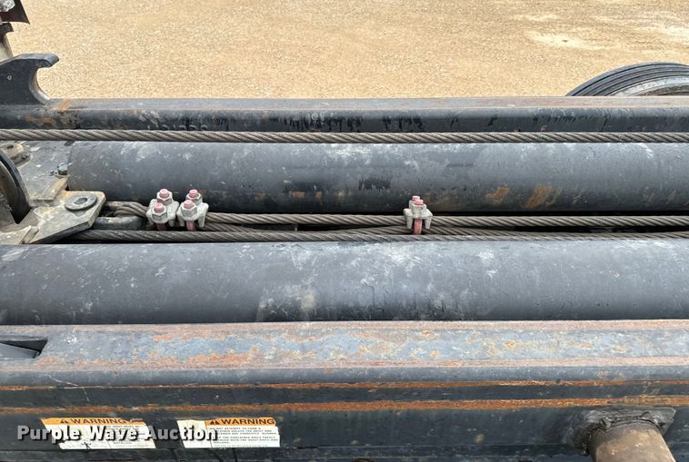 image for item ND9349 2005 Mack CV713 roll-off container truck