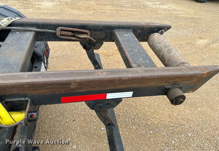 image for item ND9349 2005 Mack CV713 roll-off container truck