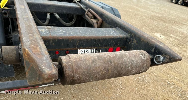 image for item ND9349 2005 Mack CV713 roll-off container truck