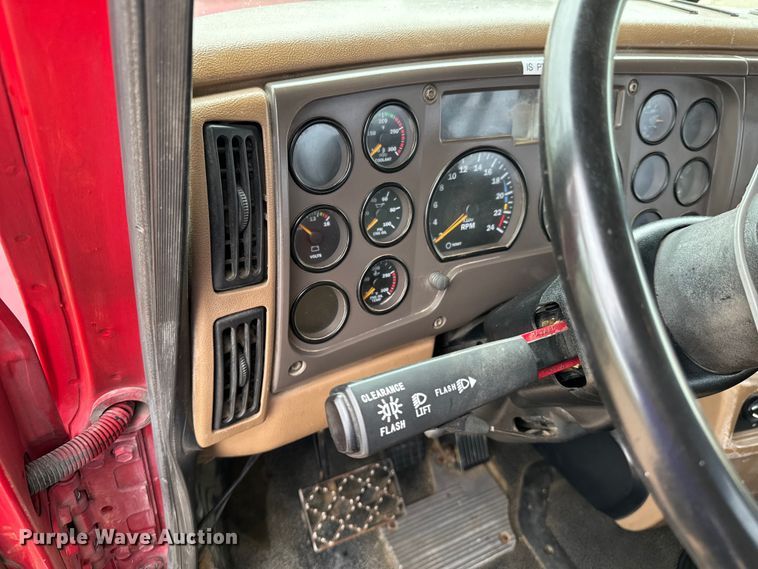 image for item ND9349 2005 Mack CV713 roll-off container truck