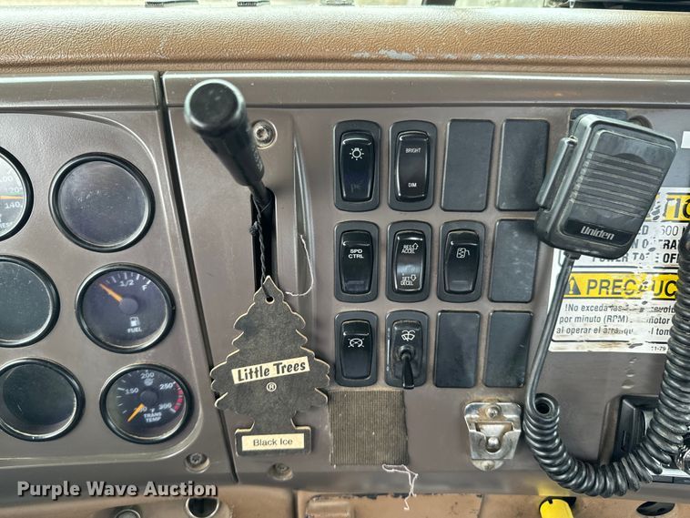 image for item ND9349 2005 Mack CV713 roll-off container truck