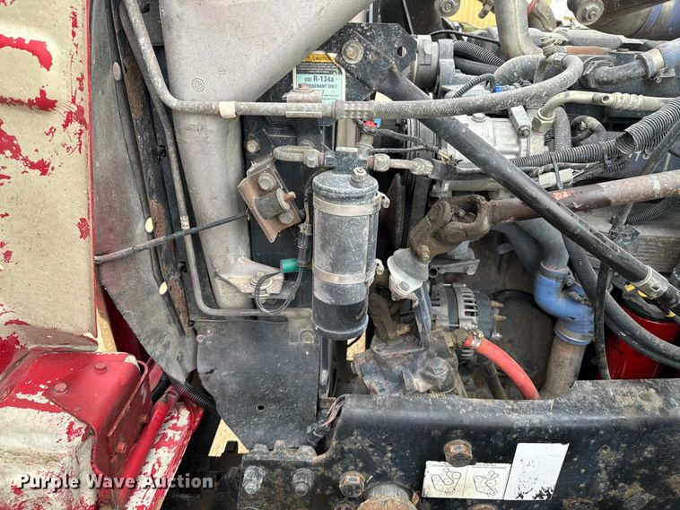 image for item ND9349 2005 Mack CV713 roll-off container truck