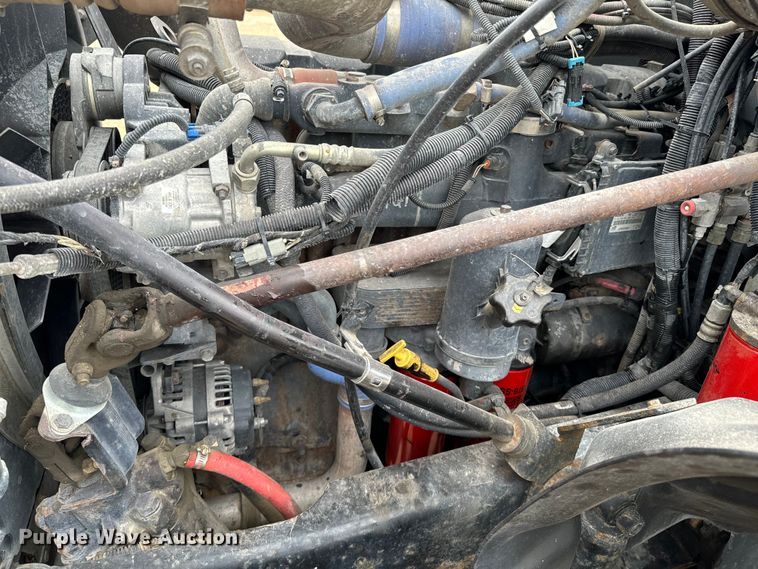 image for item ND9349 2005 Mack CV713 roll-off container truck