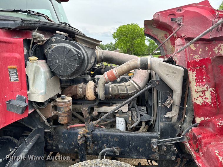 image for item ND9349 2005 Mack CV713 roll-off container truck