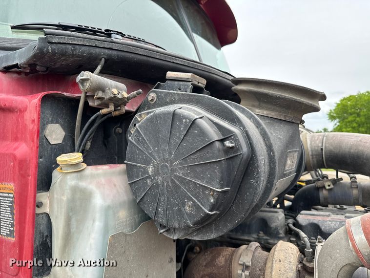 image for item ND9349 2005 Mack CV713 roll-off container truck