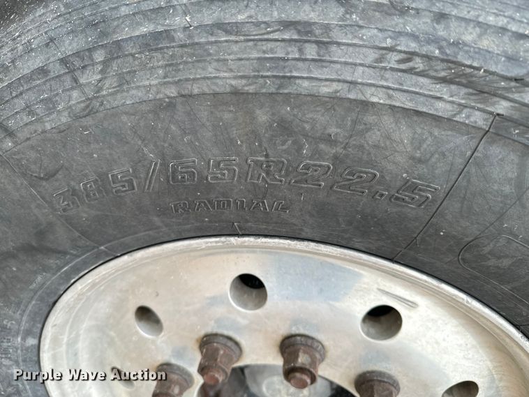 image for item ND9349 2005 Mack CV713 roll-off container truck